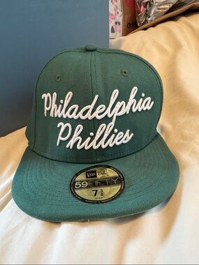 New Era Green Philadelphia Phillies Script Fitted Cap